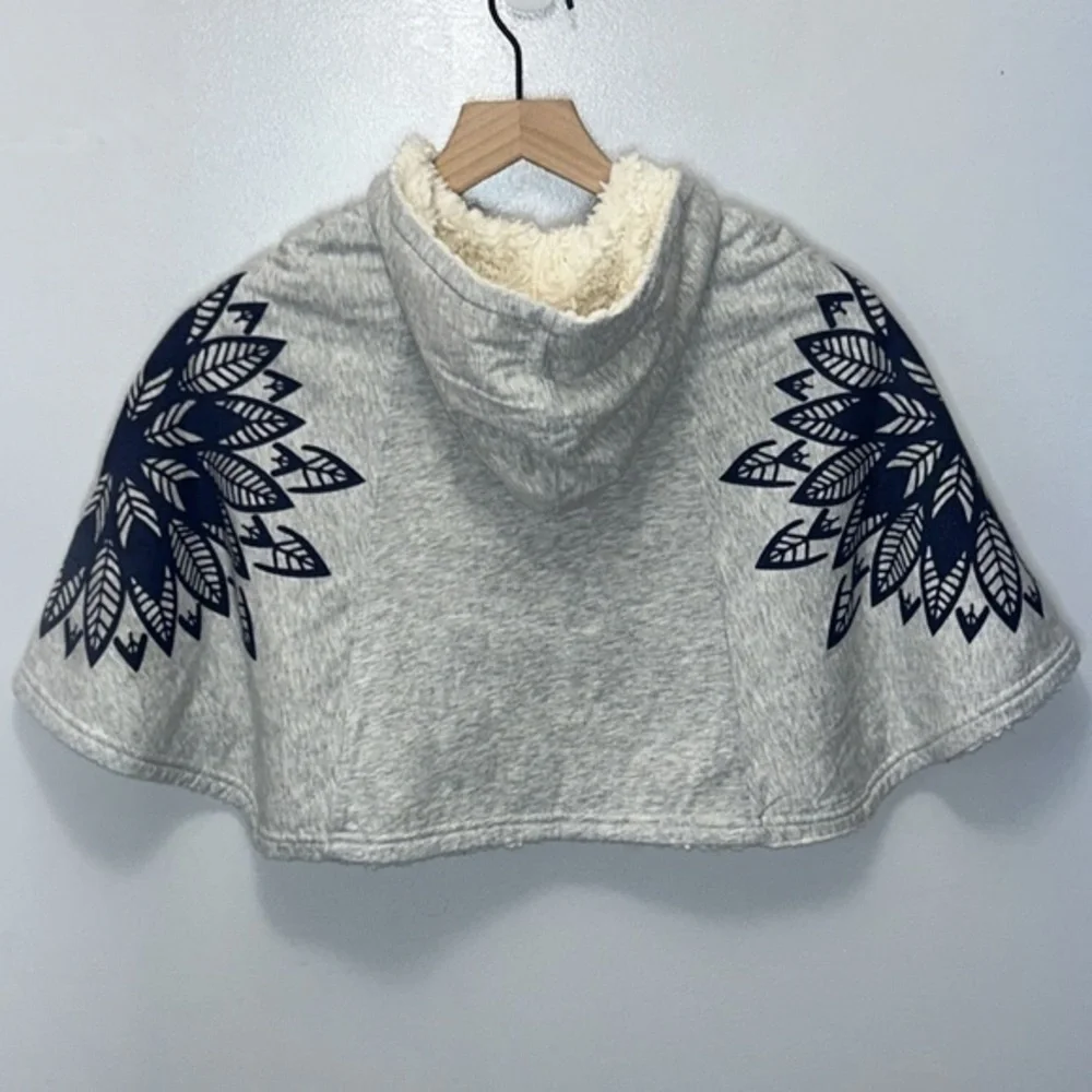 Tucker + Tate Poncho Gray‎ With Blue Feather Details- Girls Size 2T